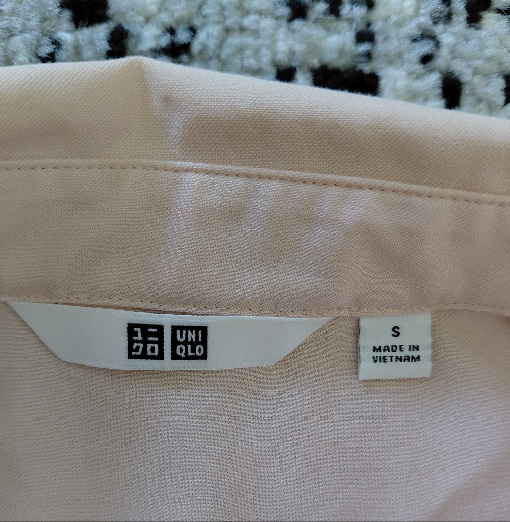 UNIQLO Pink Button Down Shirt Size S Soft Aesthetic Minimalist Classic Coquette - Picture 7 of 11